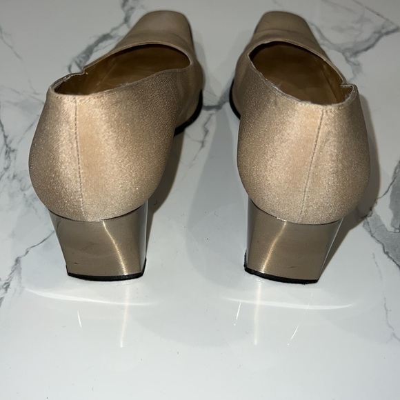 Stuart Weitzman Shimmery Champagne Heels size 6.5 - Picture 6 of 12